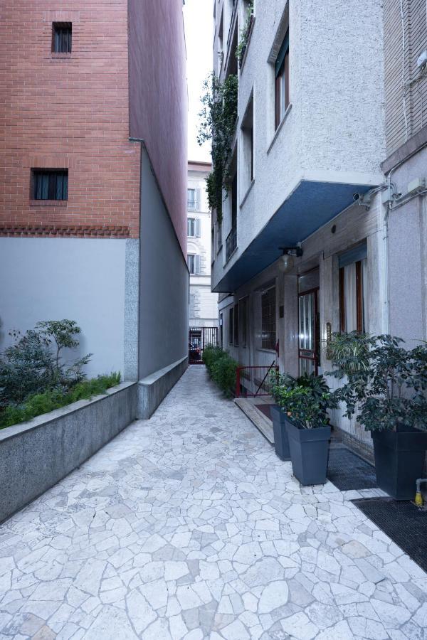 Milan Flat 5 Min From Duomo With Park For Small Cars Eksteriør billede